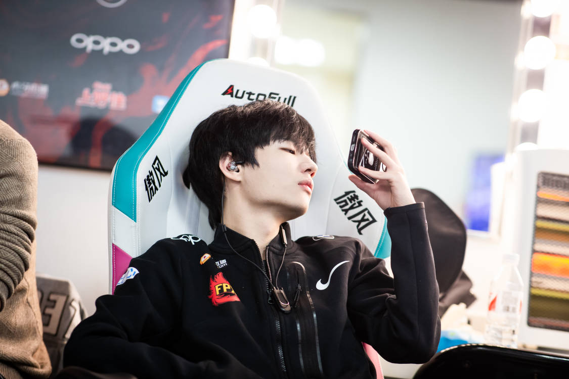 【坐谈客耳】lpl:明人不说暗话 "吹"一波fpx-英雄联盟