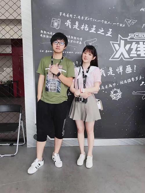 (左:陈子豪 右:鹿小町)
