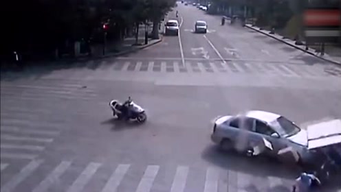 为什么电动车司机都怪私家车?