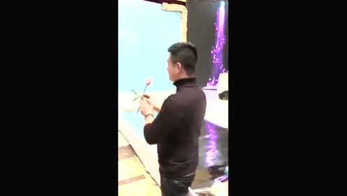 小伙求婚伴娘, 结局遭嫌弃, 一脸的尴尬!