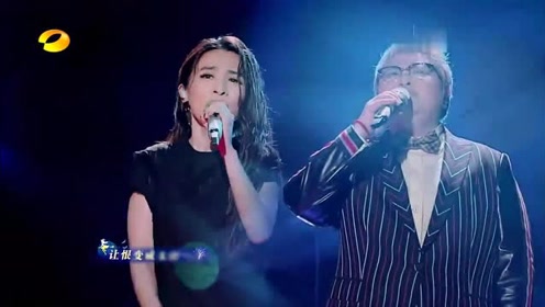 田馥甄韩红现场合唱《魔鬼中的天使》,韩红一开口观众都震惊了!