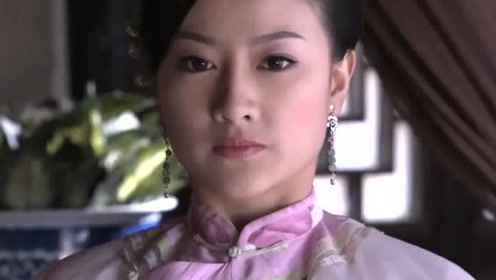 新荷真是玲珑心思，不止没有暴露身份，还打动了老夫人的心