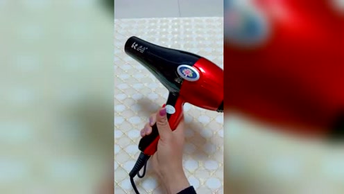 瓶子或者桶上的商标撕不下来，用吹风机试试，吹完后一撕就下来了