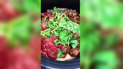 网红煲仔饭，老板直接把电饭煲都拿上来了，还是第一见