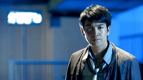 杀破狼：警官在天台上与黑社会谈判，一没注意就被黑社会锁天台了