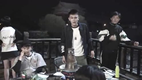 亲爱的热爱的:索罗战队当年,韩商言和米邵飞选择退役
