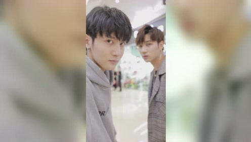 恋与白侍从的其它视频