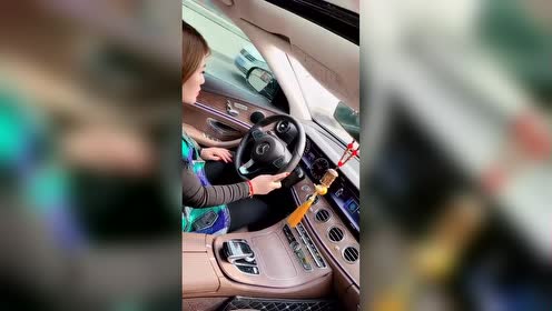 女司机!第一次开着奔驰上路!大家觉得内饰咋样?