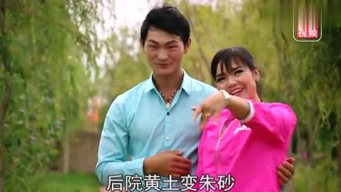 云南山歌:《蛤蟆追上白天鹅》李赛萍牟兴红,这样的爱情谁不羡慕