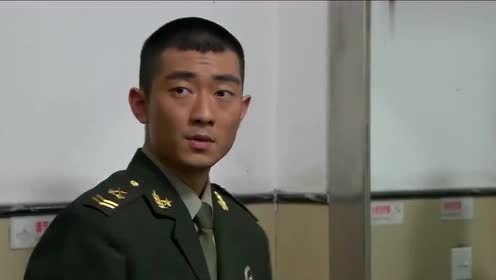 王艳兵和苗狼接头,以为轻松完成任务,不料被当成小偷