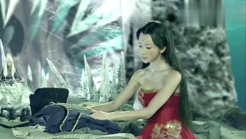 碧波仙子:红鱼儿正在去为李安报仇时,凤妹劝红鱼儿不要多事