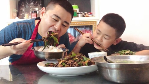 超小厨买1个牛心2斤辣椒,辣椒拌饭,爽