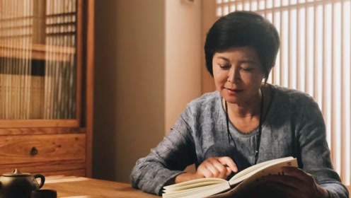 64岁敬一丹重出江湖堪称人生赢家,老公身家上亿,女儿嫁洋老公!