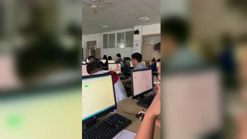 当代恶臭大学生