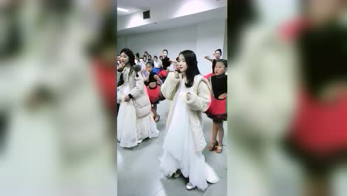 宋小睿正在彩排,看到眼前的一幕,成功真不是一朝一夕的事!