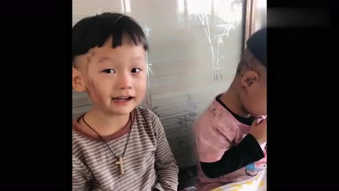 这俩熊孩子真是欠揍,看到这,真后悔养这么大!