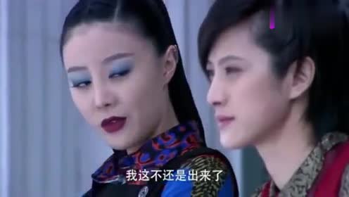 喋血孤岛美女特工闲来聊天,敢骂大当家,还说要当面骂
