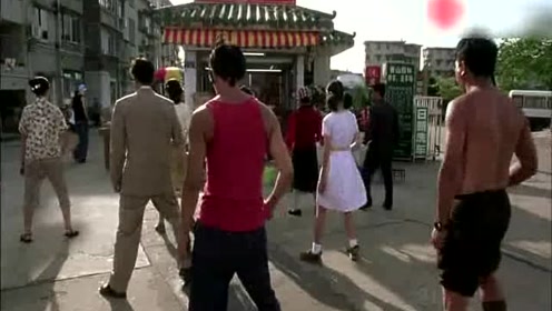 星爷这段舞蹈相当有魔性,酱爆到在这个时刻要爆发了