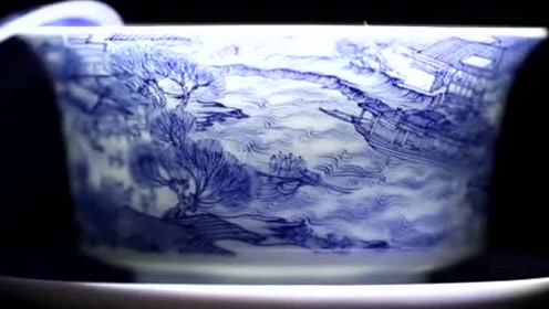 高超的手艺人通过好多简单的陶器绘制演变出价值极高的各种文古玩