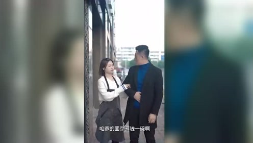 董事长吃面没带钱，遭暴发户泼水羞辱，农民工帮助后得到50W