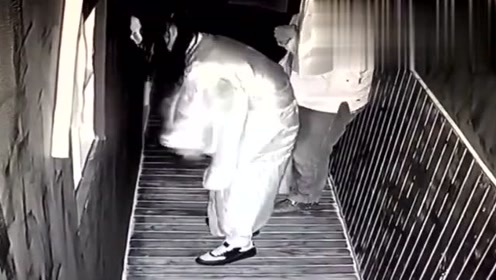 你绝对不能错过的鬼屋监控合集，全程高能笑到恍惚！