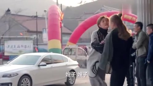 当初铁了心要离婚，现在后悔了，跑到前夫办公室闹事