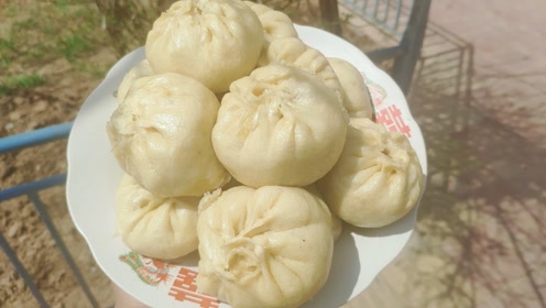 农村妈妈一锅做了3种馅儿的包子,菜嫩肉鲜有荤有素,吃美了!