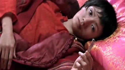 美女因为自己姓