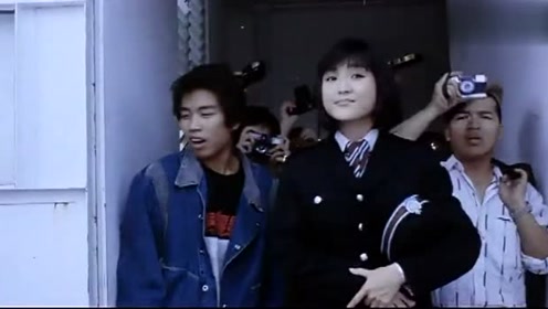 猛鬼学堂:眼镜男跳楼,女警花协助专家谈判,差点把眼镜男玩死!
