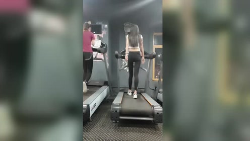 健身房看到背影超美的小姐姐,真想看看转过身的样子,要心动了!
