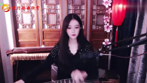 网红美女弹奏古筝,动作行云流水,音乐非常动听