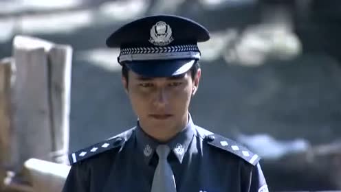 大漠高墙:犯人不参加劳动也不受罚,警官还常找他,俩人有猫腻?
