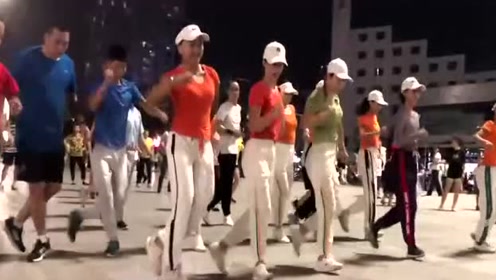 鬼步舞教学基础舞步,很火的鬼步广场舞