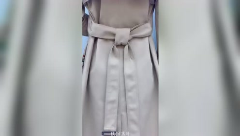 这个风衣的腰带是不是特别简单呢 又美关