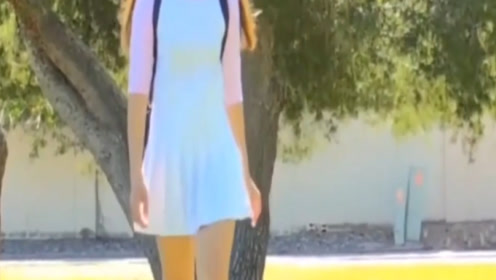 为什么美女穿裙子喜欢穿安全裤,里面必须穿内裤,现在知道还来得及?