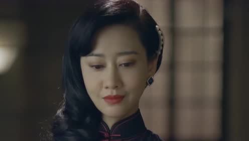 女特工身穿旗袍使出美人计,成功引起特务的注意,瞬间干掉2人