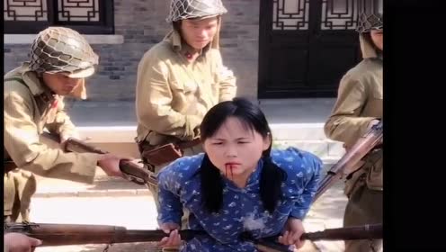 抗日神剧拍戏现场,良家妇女被几个小鬼子围住,无奈被残忍杀害!