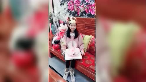 宋小睿过10岁生日,没想到场面竟这么尴尬,网友:这人气不行啊!