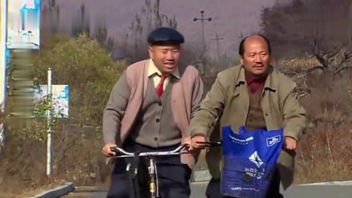 刘能和谢广坤公路飙自行车,俩人还边骑边骂,看完让人笑抽!