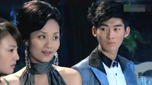 来看流星雨:张翰妈妈要认郑爽为干女儿,把郑爽吓哭了!