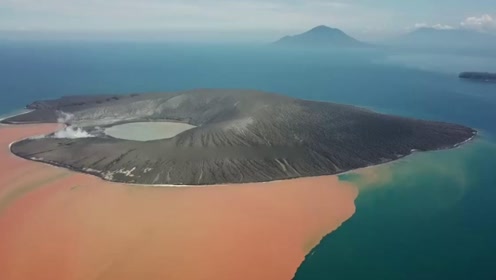 印尼喀拉喀托火山爆发后多角度航拍画面曝光