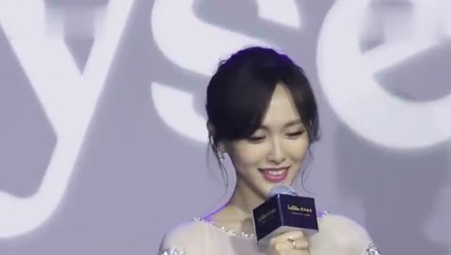 杨幂早上6点带唐嫣去服装批发市场，险些被商家认出！