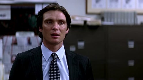 超验骇客：看博士的视频，探长目瞪口呆。