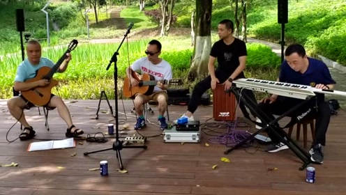 老哥户外吉他演奏《卡农》