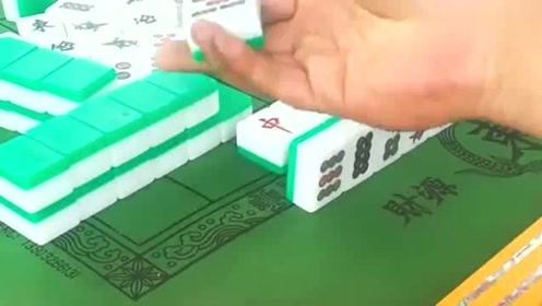老千玩麻将,五条转了一圈秒变四条,真是让人佩服啊