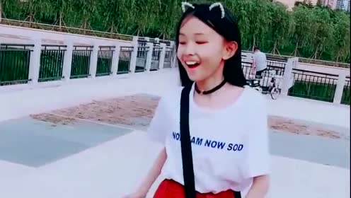 私底下的童模宋小睿好活泼,妹妹和她比起来优雅多了,好有气质!