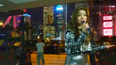 香港美女歌手芯妮演唱《情火》,这样的歌曲真是好听啊