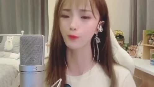 网红美女思思烟嗓是怎样练成的?到底抽了多少烟呀!