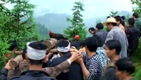 实拍农村土葬过程,辞灵,出殡,分金定数,下葬全套流程,难得一见