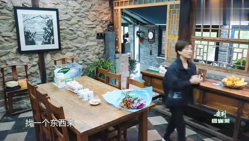 幸福三重奏:张国立调皮上线,买"邓老太"牌皮蛋捣蛋逗邓婕